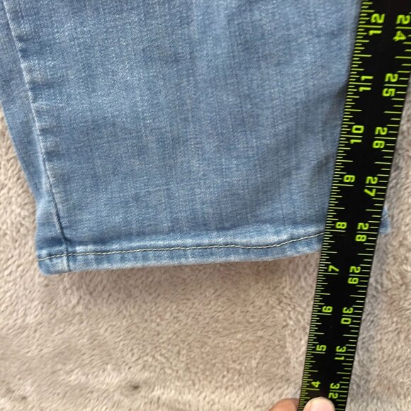 Levis Womens Jeans Sie 18W Classic Straight Leg Light Blue Denim Casual Ankle - Picture 6 of 14